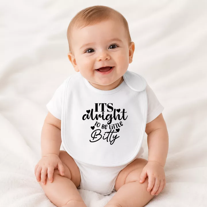 Its Alright To Be Little Bitty slabbetje 24 x 37 cm voor baby